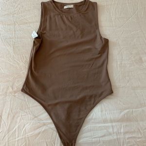 NWT Babaton Contour Bodysuit in deep taupe
